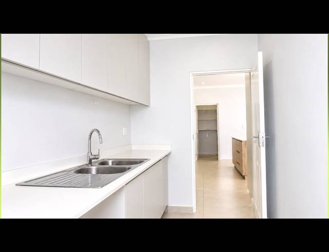 4 BEDROOM FREEHOLD FOR SALE IN SANDOWN